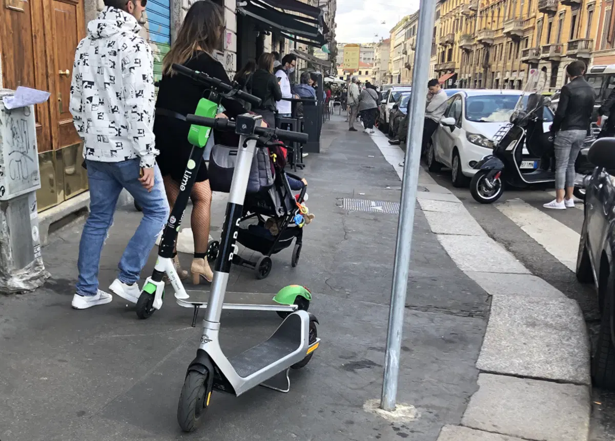 Sempre e solo colpa delle auto (3)