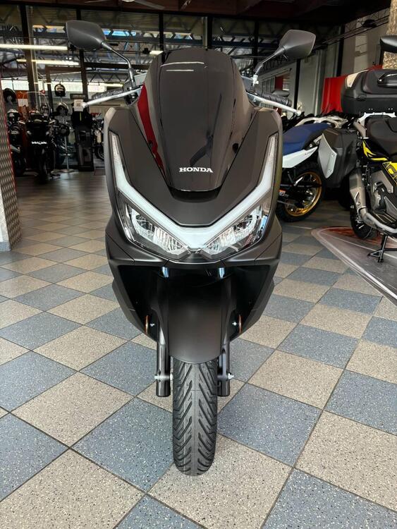 Honda PCX 125 (2025) (2)