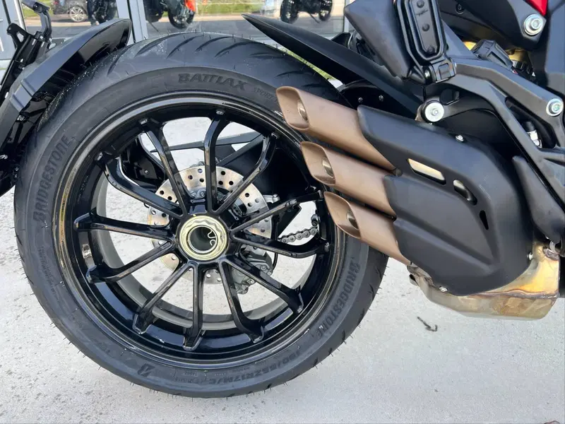 MV Agusta Turismo Veloce 800 R (2023 - 26) (2)