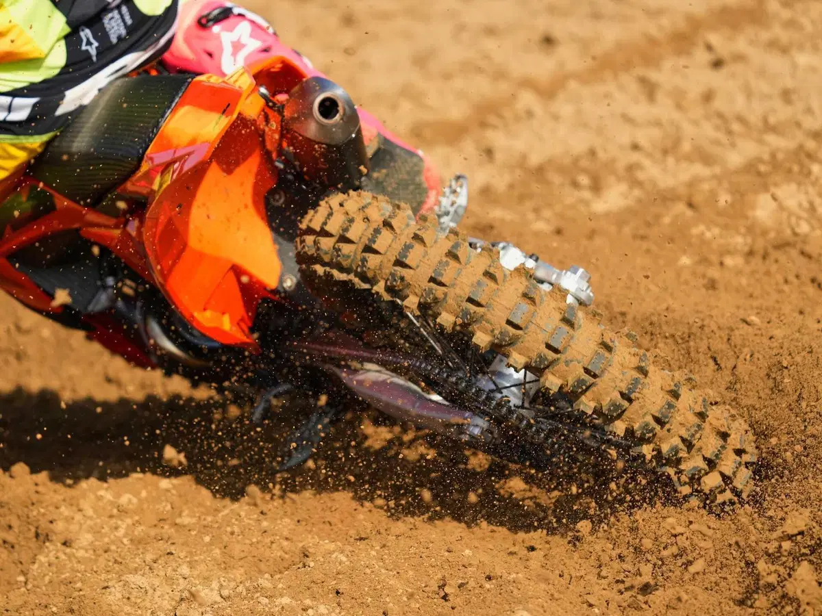 Pirelli presenta il nuovo Scorpion MX32 Mid Soft  (2)