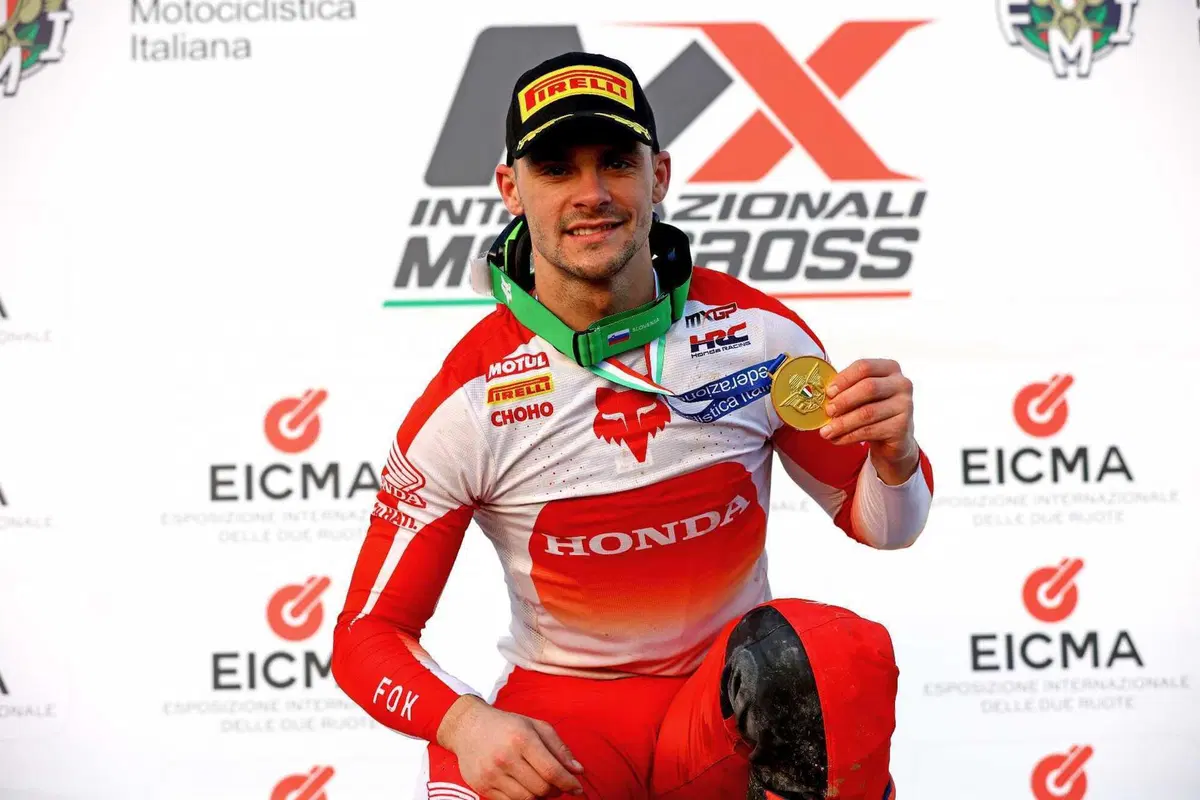 Pirelli presenta il nuovo Scorpion MX32 Mid Soft  (4)