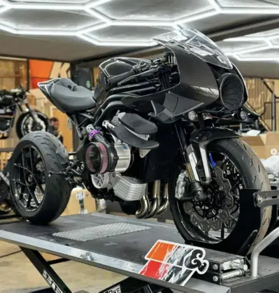 Triumph Speed Triple 1200 RR di Thornton Hundred: un bolide da 230 CV in vendita