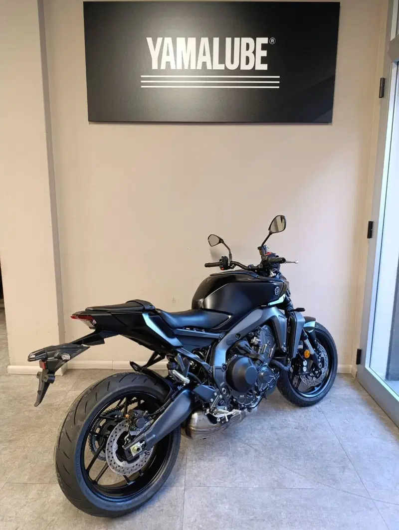 Yamaha MT-09 Y-AMT (2024 - 26) (4)