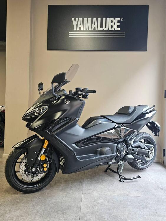 Yamaha T-Max 560 Tech Max (2025) (3)