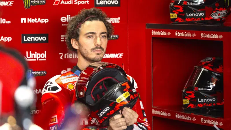 MotoGP 2025. GP di Thailandia. Per Pecco Bagnaia un venerd&igrave; problematico tra Franco Morbidelli, Q1 e bandiere gialle: "I marshall non sapevano spegnerle, le hanno accese tutte"