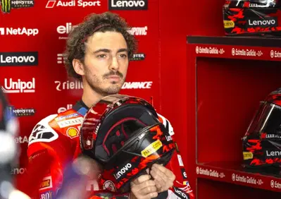 MotoGP 2025. GP di Thailandia. Per Pecco Bagnaia un venerdì problematico tra Franco Morbidelli, Q1 e bandiere gialle: I marshall non sapevano spegnerle, le hanno accese tutte