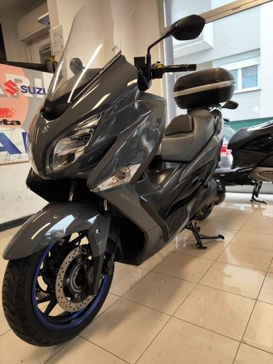 Suzuki Burgman 400 (2022 - 25) (3)