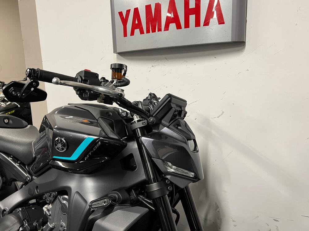 Yamaha MT-09 (2024 - 25) (2)