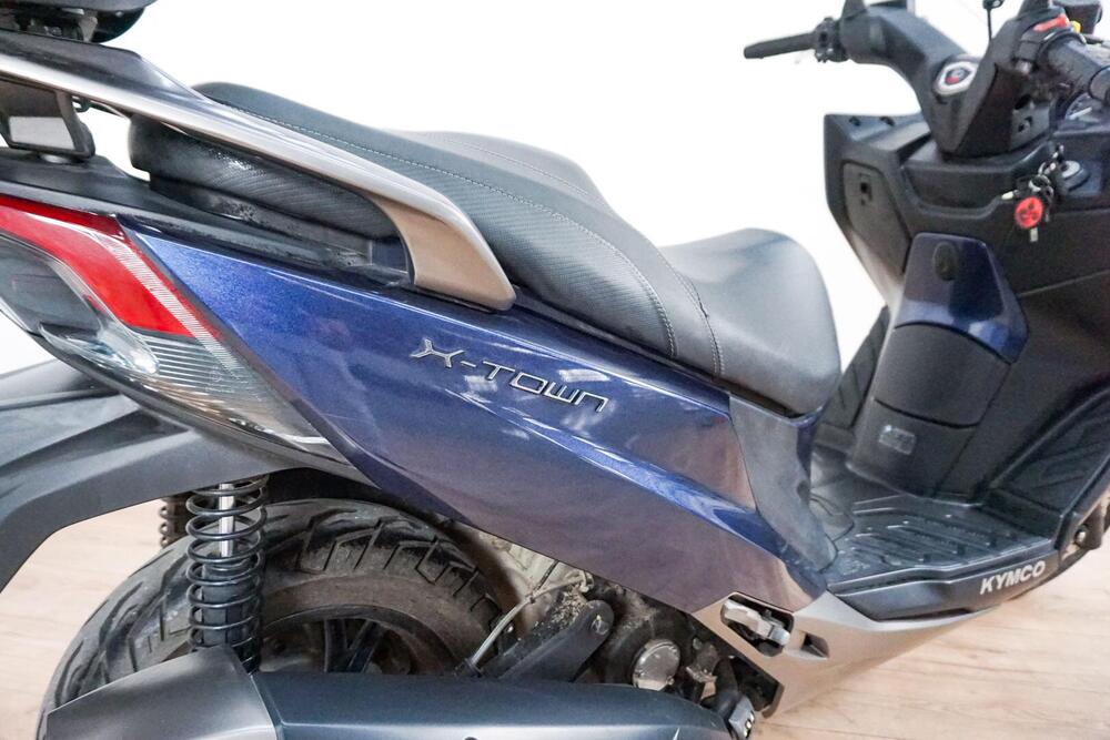 Kymco X-Town 300i (2021 - 25) (4)