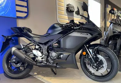 Yamaha YZF R3 (2025 - 26) usata