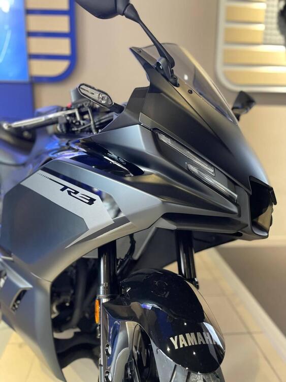 Yamaha YZF R3 (2025) (4)