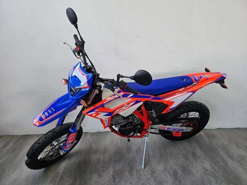 Betamotor RR 125 4T Motard R (2025 - 26) (2)