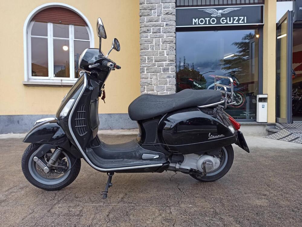 Vespa GTS 250 i.e. (2)