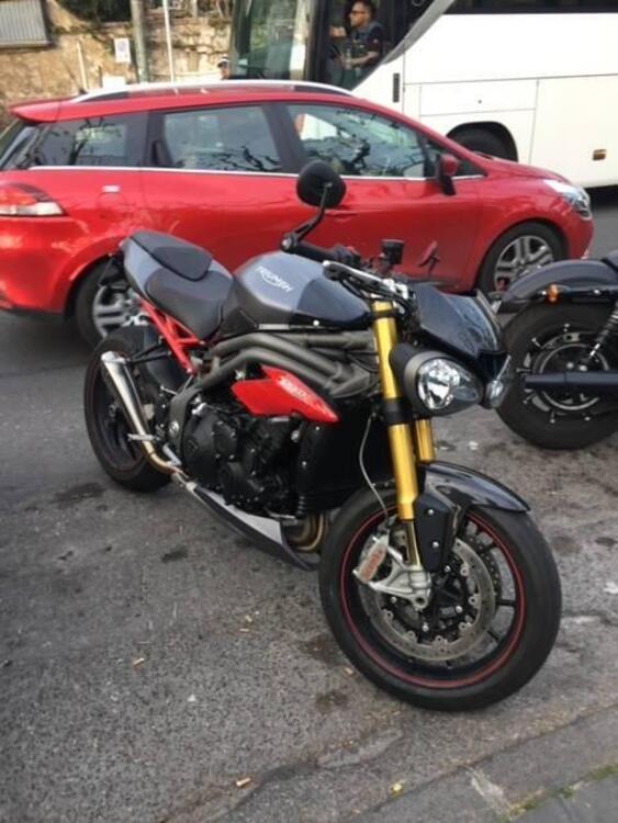 Triumph Speed Triple 1050 R ABS (2016 - 17)