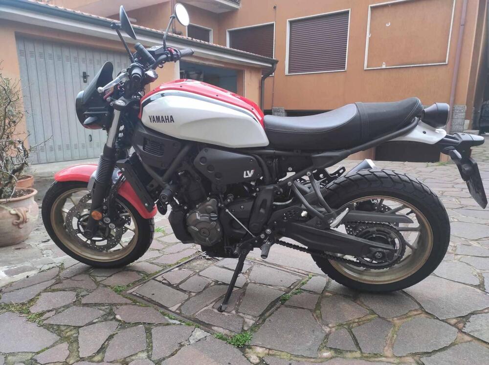 Yamaha XSR 700 (2021) (2)