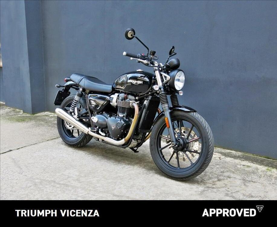 Triumph Street Twin 900 (2021 - 22) (3)