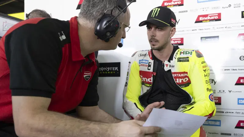MotoGP 2025. GP della Thailandia. Fabio Di Giannantonio: "La moto bruciava, non riuscivo a stare in sella. Mi sono ustionato"