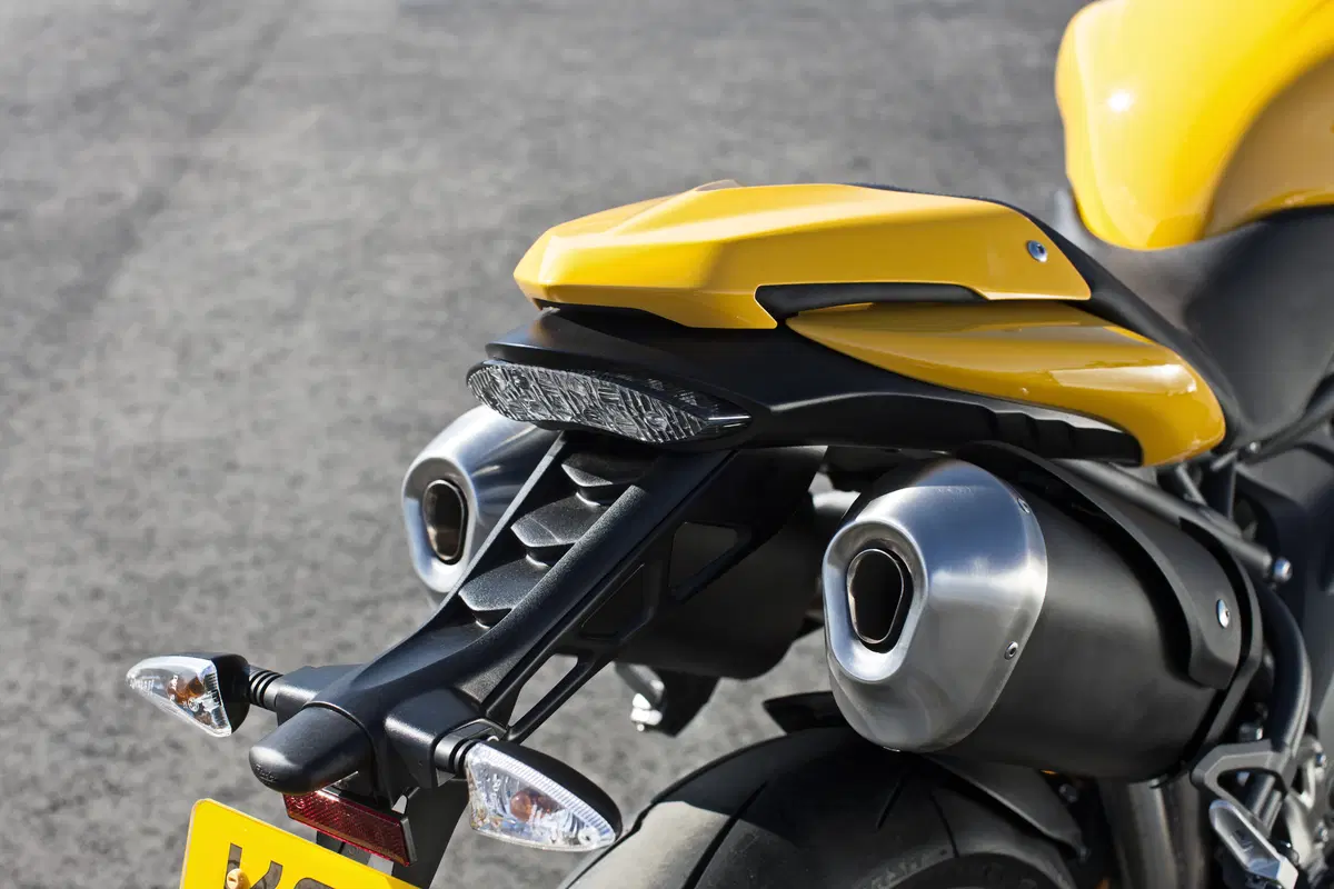 Triumph Speed 94 Speed 94 R (2015 - 16) (12)