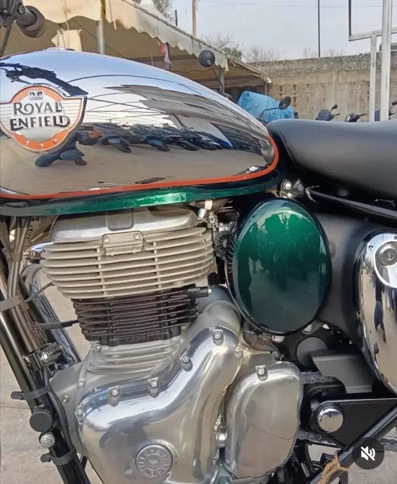 Royal Enfield Classic 350 (2021 - 26) (4)
