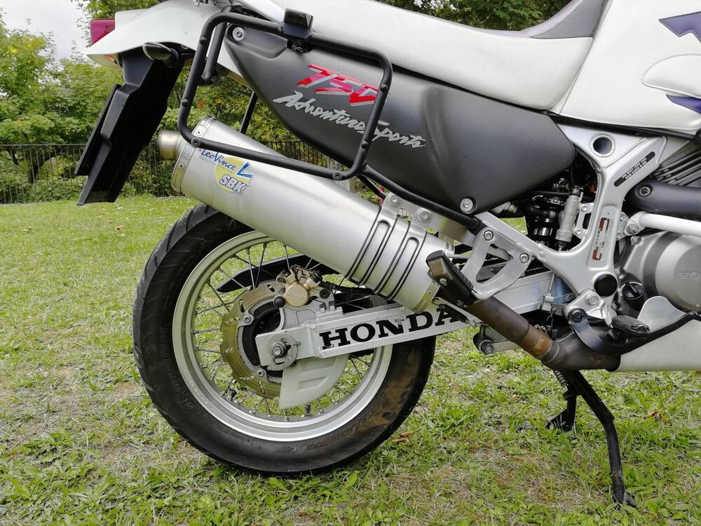 Honda Africa Twin XRV 750 (1996 - 02) (4)