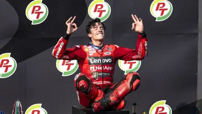 MotoGP 2025. GP di Thailandia. Marc Marquez, il perfezionista: "Weekend incredibile, sono migliorato nelle curve a destra guardando Pecco Bagnaia"