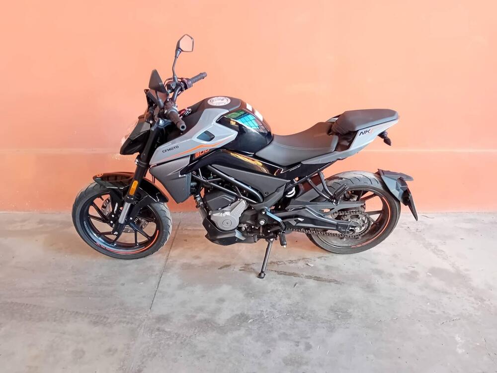 CFMOTO 300NK (2021 - 25)