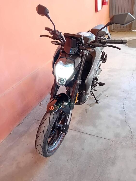 CFMOTO 300NK (2021 - 25) (2)