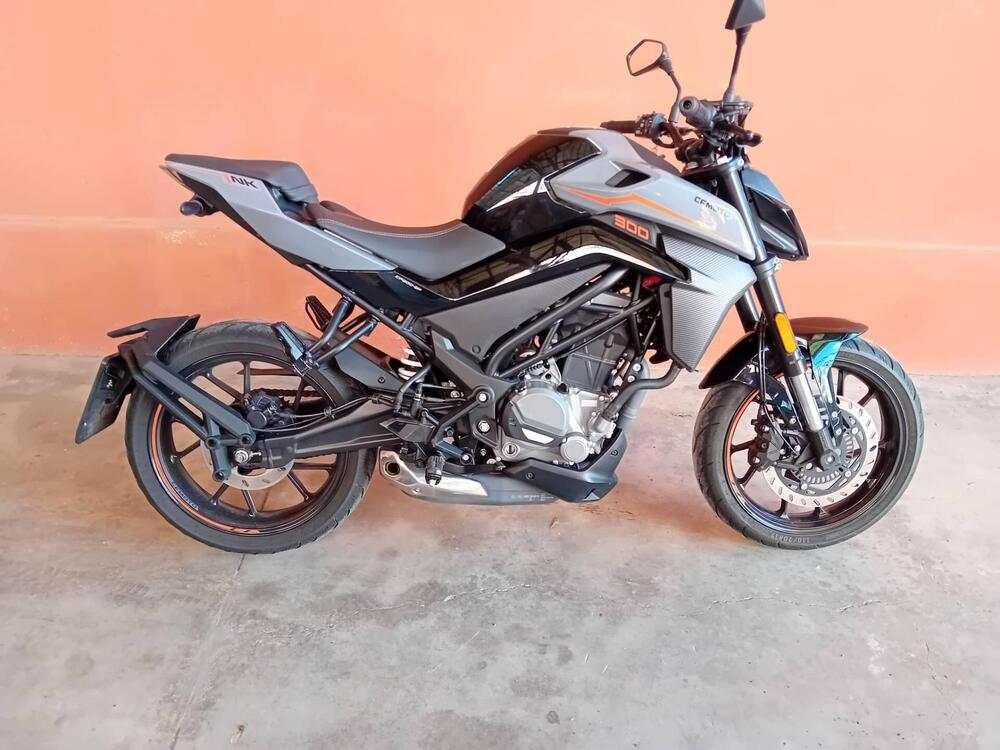 CFMOTO 300NK (2021 - 25) (4)