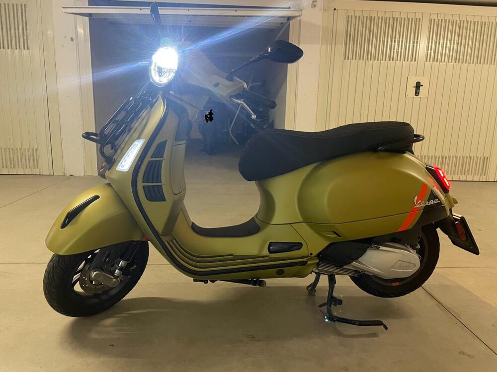 Vespa GTS 300 Super Sport (2023 - 24) (2)