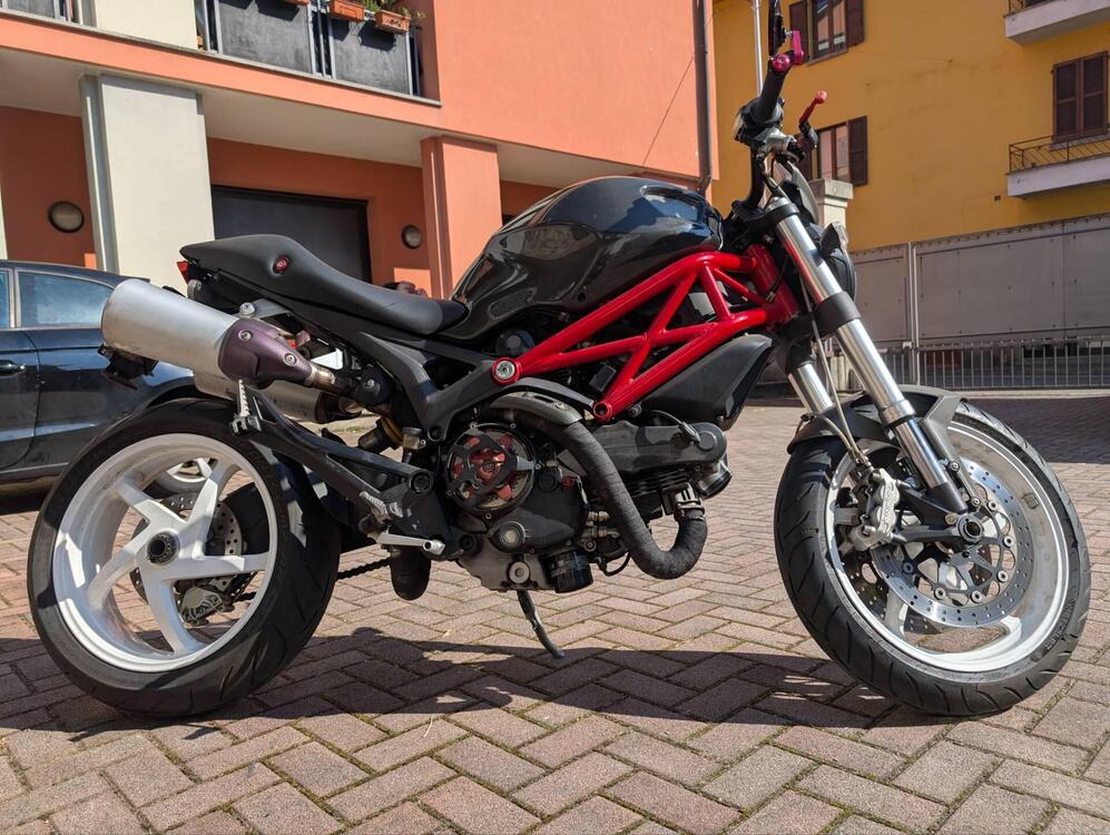 Ducati Monster 1100 (2009 -10) (2)