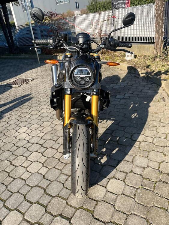 Indian FTR 1200 R Carbon (2021 - 25) (3)