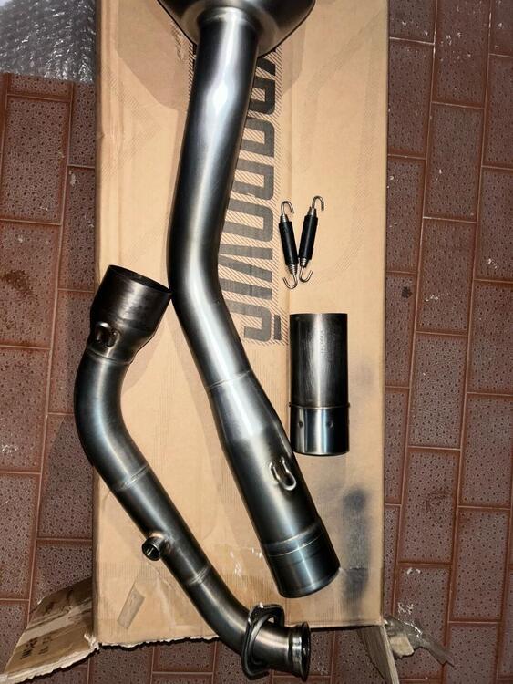 Scarico completo Yamaha r125 Akrapovic (3)