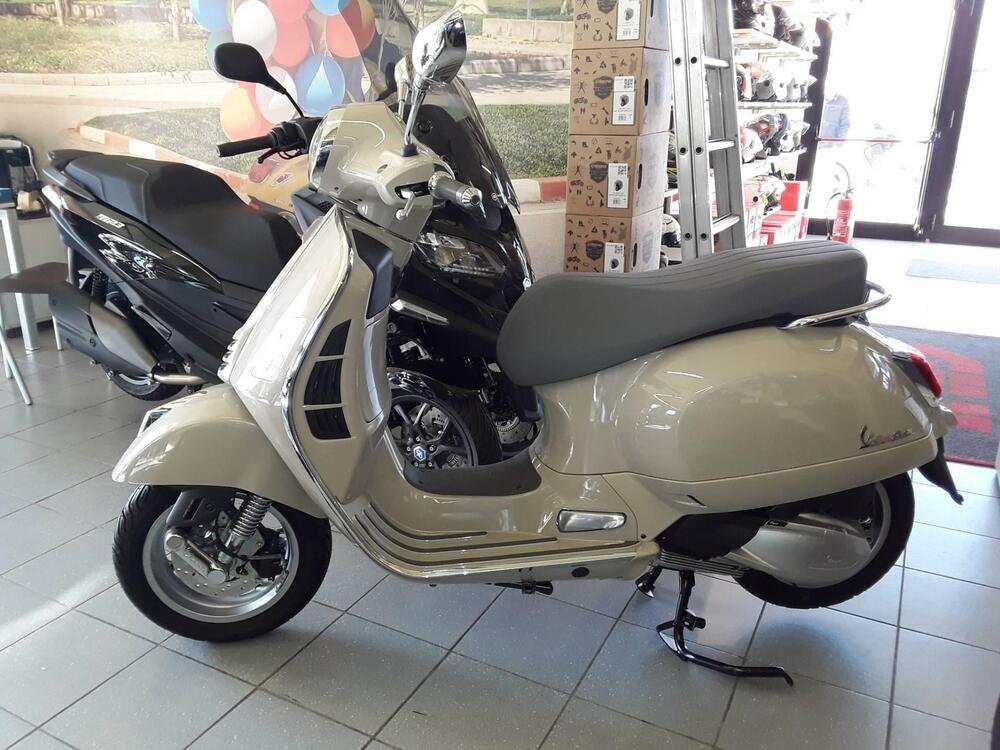 Vespa GTS 300 (2023 - 24)