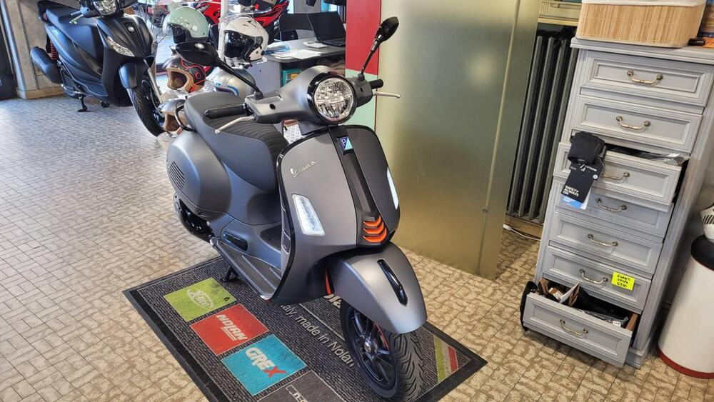 Vespa GTS 310 Supersport (2025) (2)