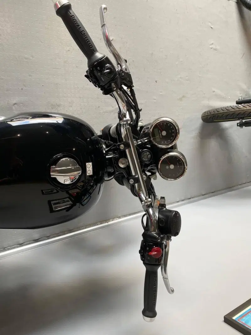 Royal Enfield Interceptor 650 (2021 - 26) (4)