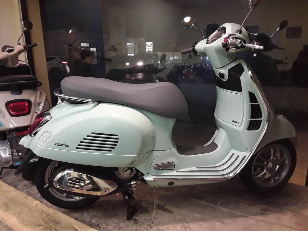 Vespa GTS 300 (2023 - 24)