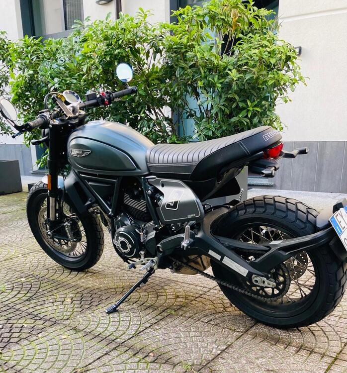 Ducati Scrambler 800 Night Shift (2021 - 22)