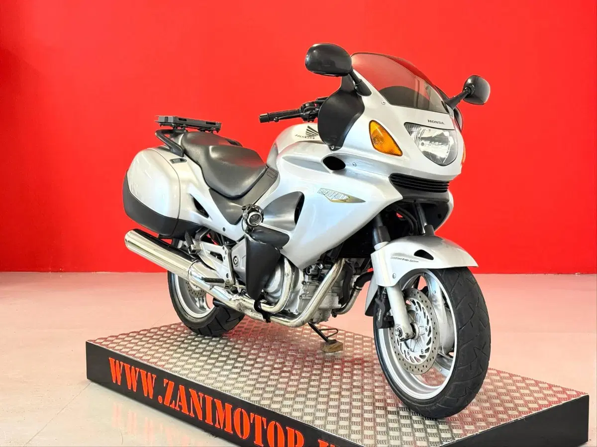 Honda Deauville 650 (2002 - 05) (2)