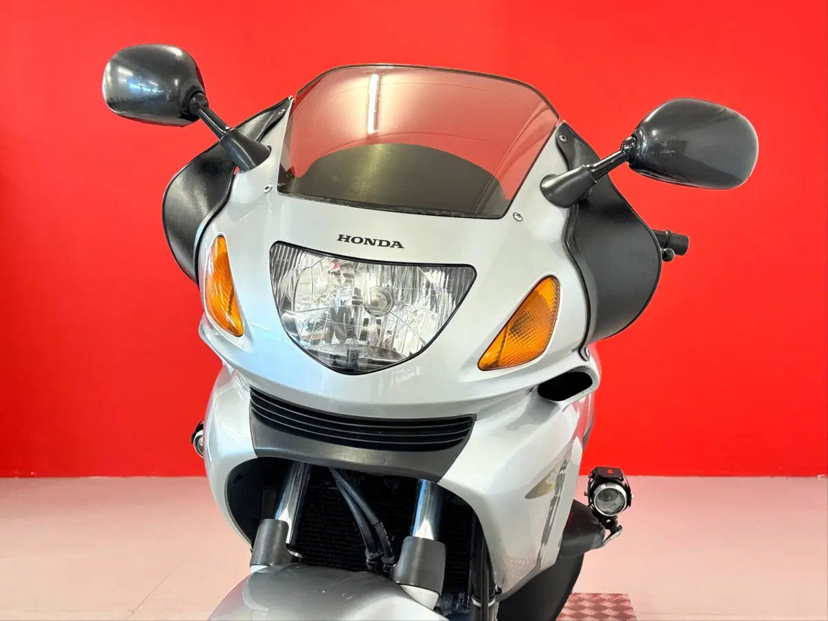 Honda Deauville 650 (2002 - 05) (14)
