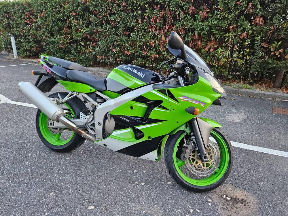 Kawasaki Ninja 600 ZX-6R (2000 - 02) (2)