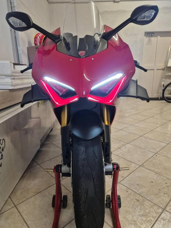 Ducati Panigale V4 S 1100 (2021) (5)