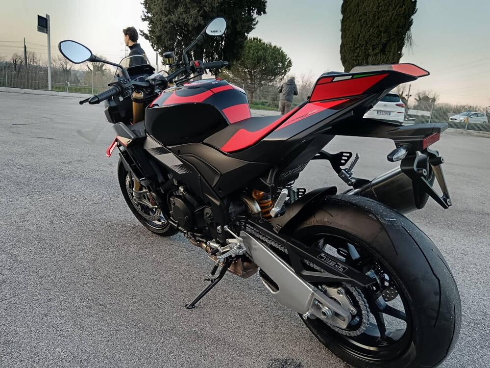 Aprilia Tuono 1100 V4 Factory (2025) (5)