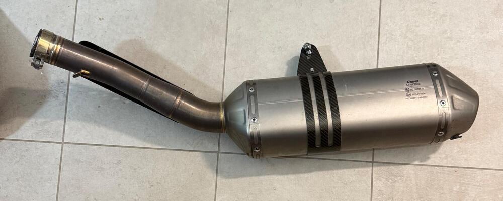 Marmitta Akrapovic (3)