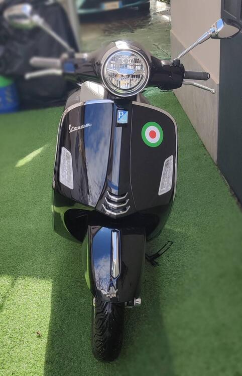 Vespa GTS 300 (2023 - 24) (2)