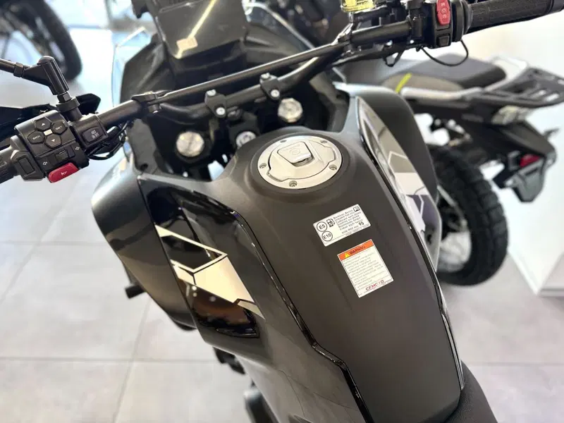 CFMOTO 700MT Adventure (2025 - 26) (7)
