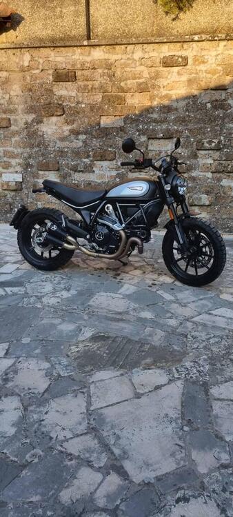 Ducati Scrambler 800 Icon Dark (2021 - 22)