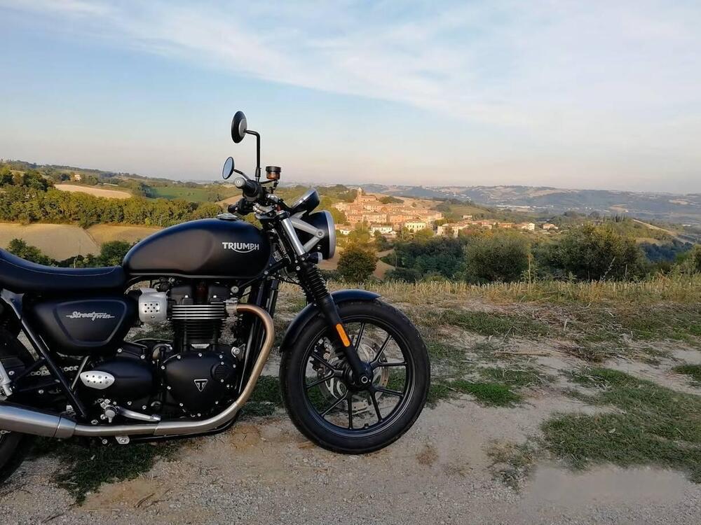 Triumph Street Twin 900 (2017 - 18) (2)