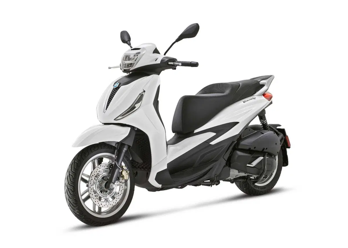 Piaggio: debutta il Beverly 310 (2)
