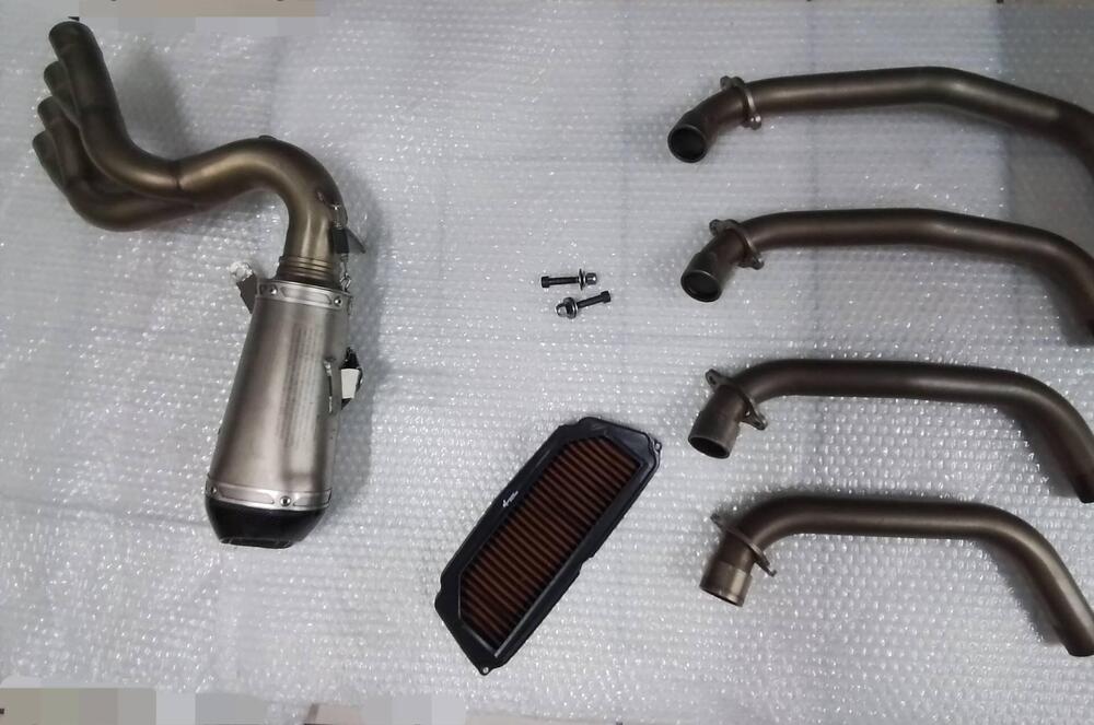 Scarico completo AKRAPOVIC in titanio per HONDA CB (2)