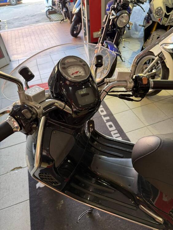 Vespa GTV 300 Via Montenapoleone ABS (2010 - 16) (3)